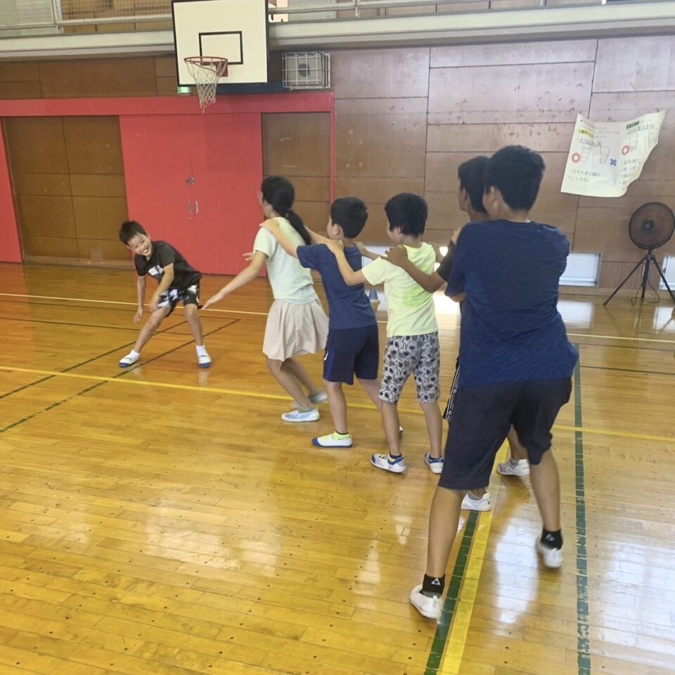 幸ヶ谷小学校で運動教室、かけっこを行いました