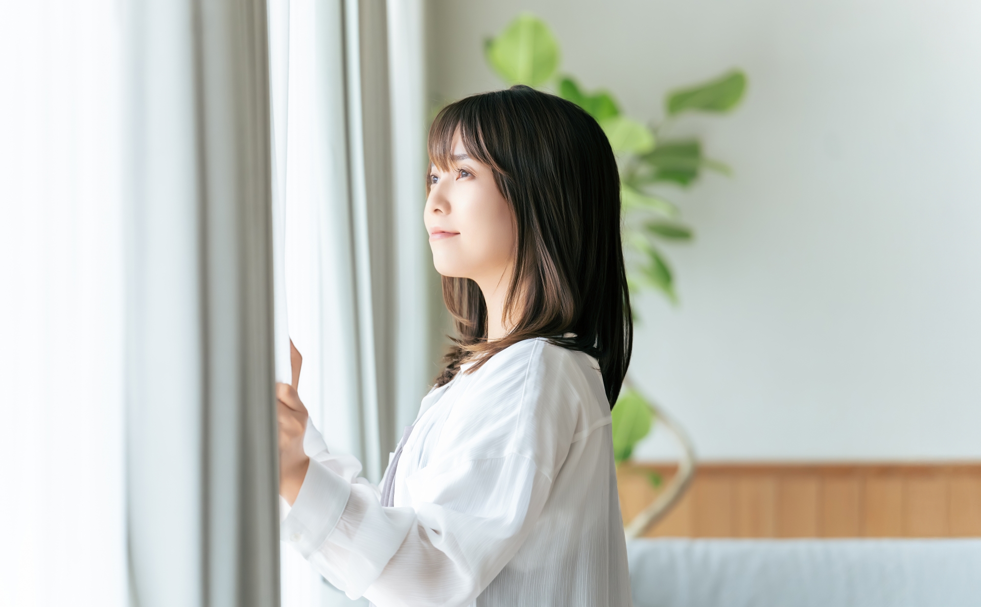 朝起きたら太陽の光を浴びること。