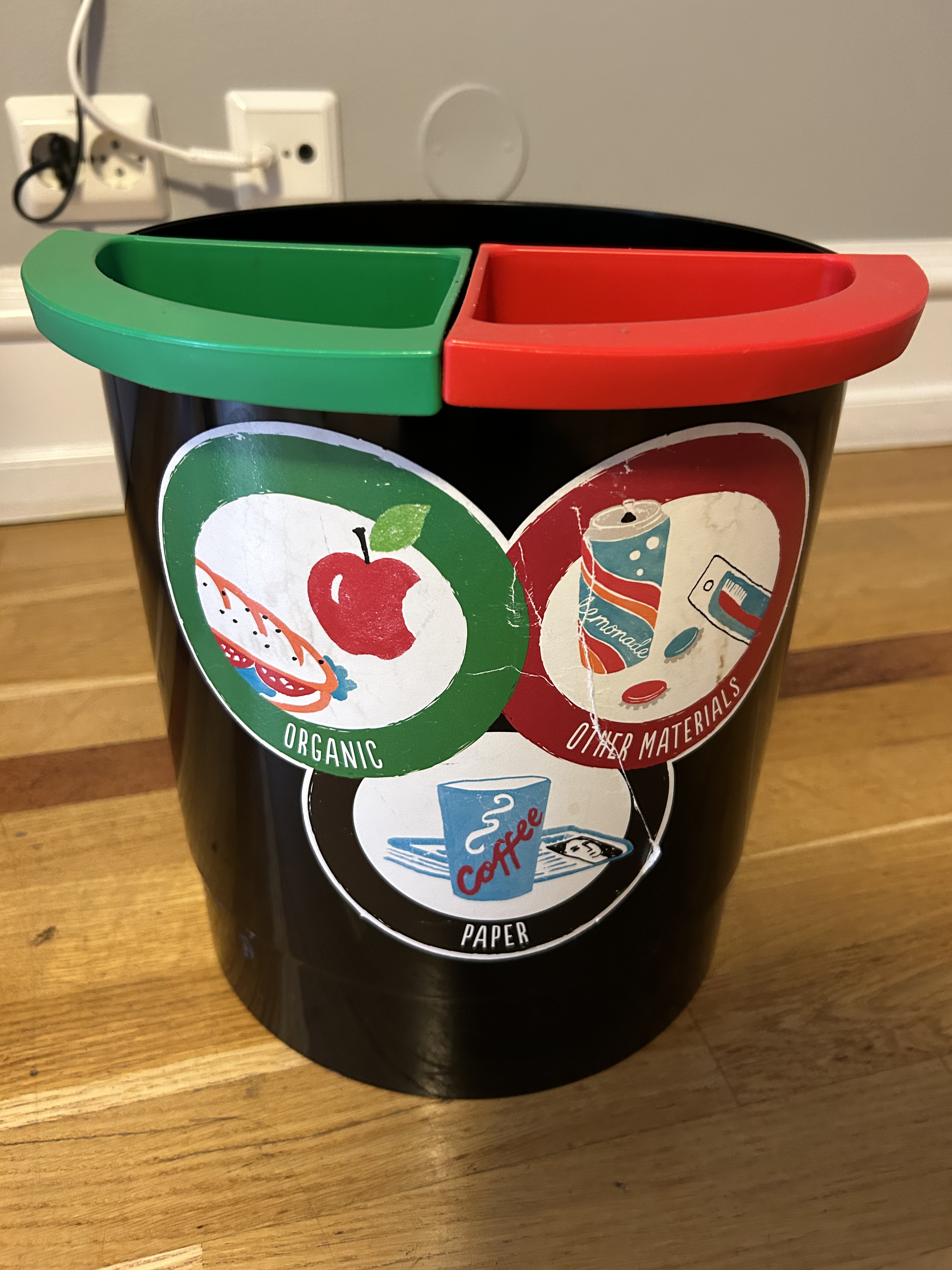 客室のゴミ箱も分別がしっかりとされている